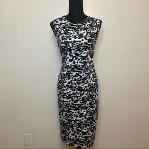 Carmen Marc Valvo Black & white sleeveless dress **offers welcome **